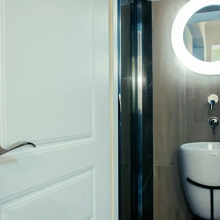 56m² 2 Slaapkamer, 1 Privé Badkamer In Binnenstad Appartement *
